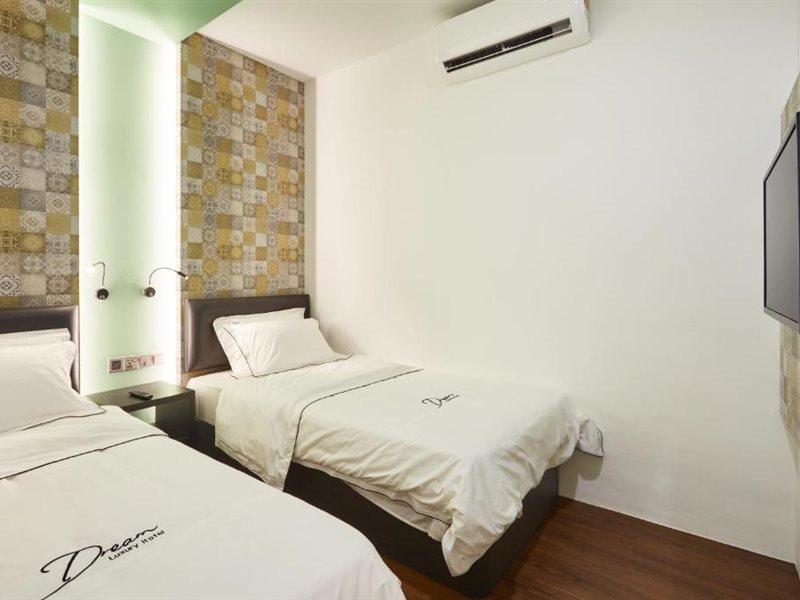 Dream Luxury Hotel Muar Bagian luar foto