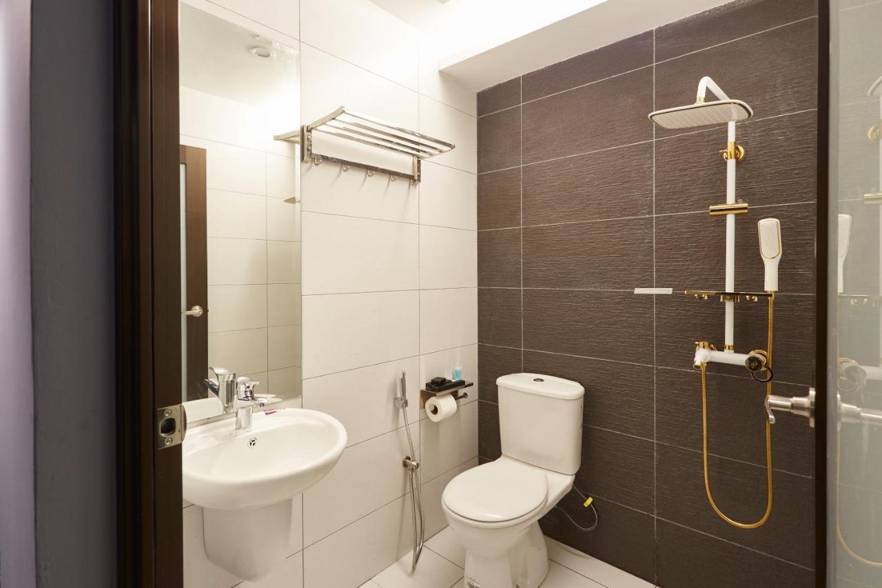 Dream Luxury Hotel Muar Bagian luar foto
