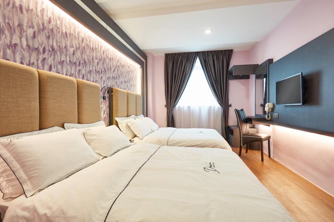 Dream Luxury Hotel Muar Bagian luar foto