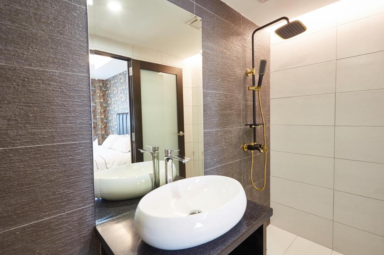 Dream Luxury Hotel Muar Bagian luar foto