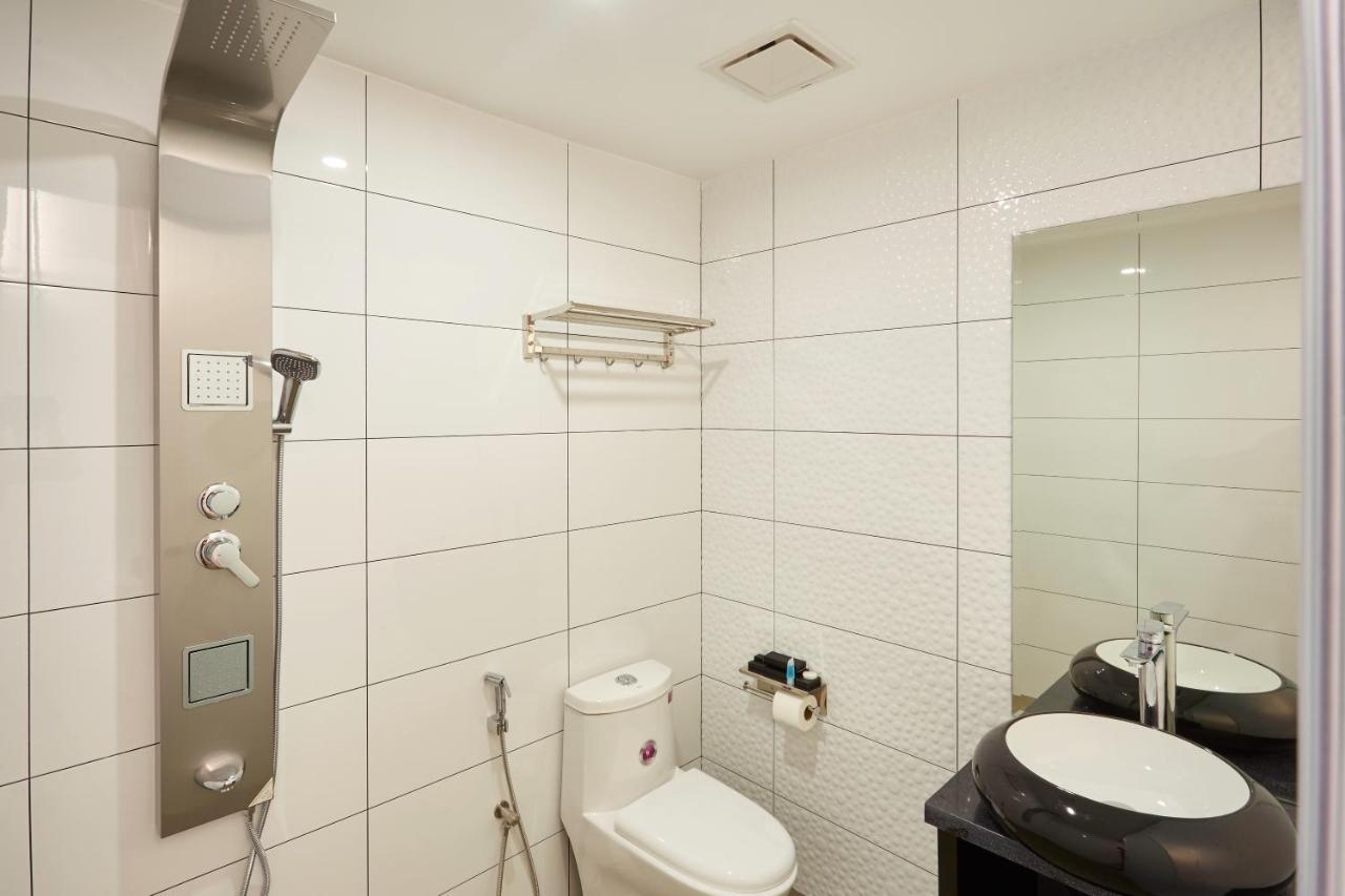 Dream Luxury Hotel Muar Bagian luar foto