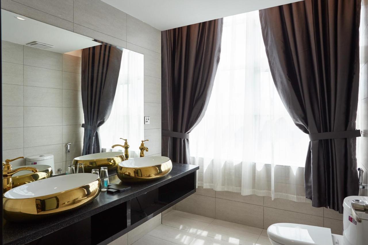 Dream Luxury Hotel Muar Bagian luar foto