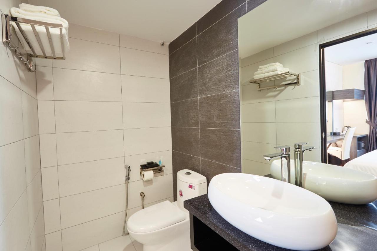 Dream Luxury Hotel Muar Bagian luar foto