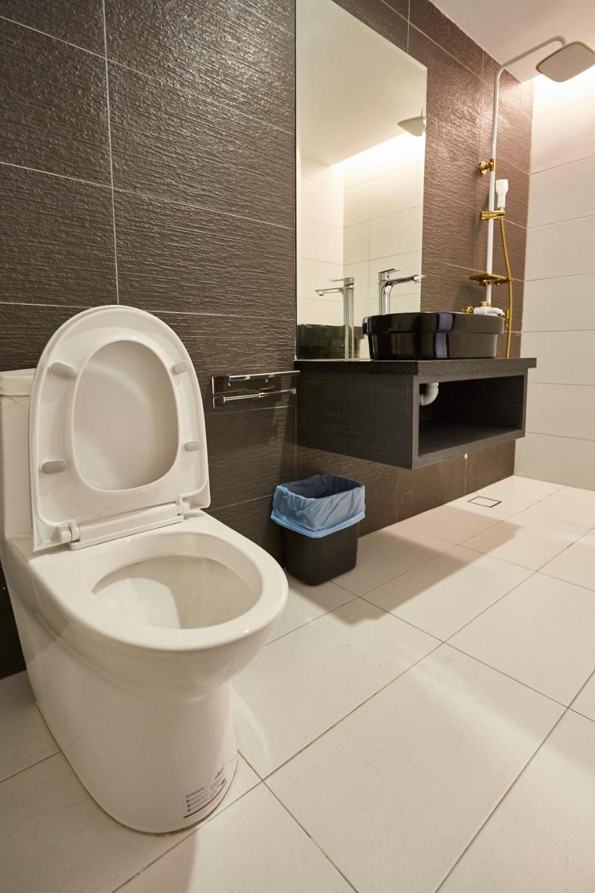 Dream Luxury Hotel Muar Bagian luar foto