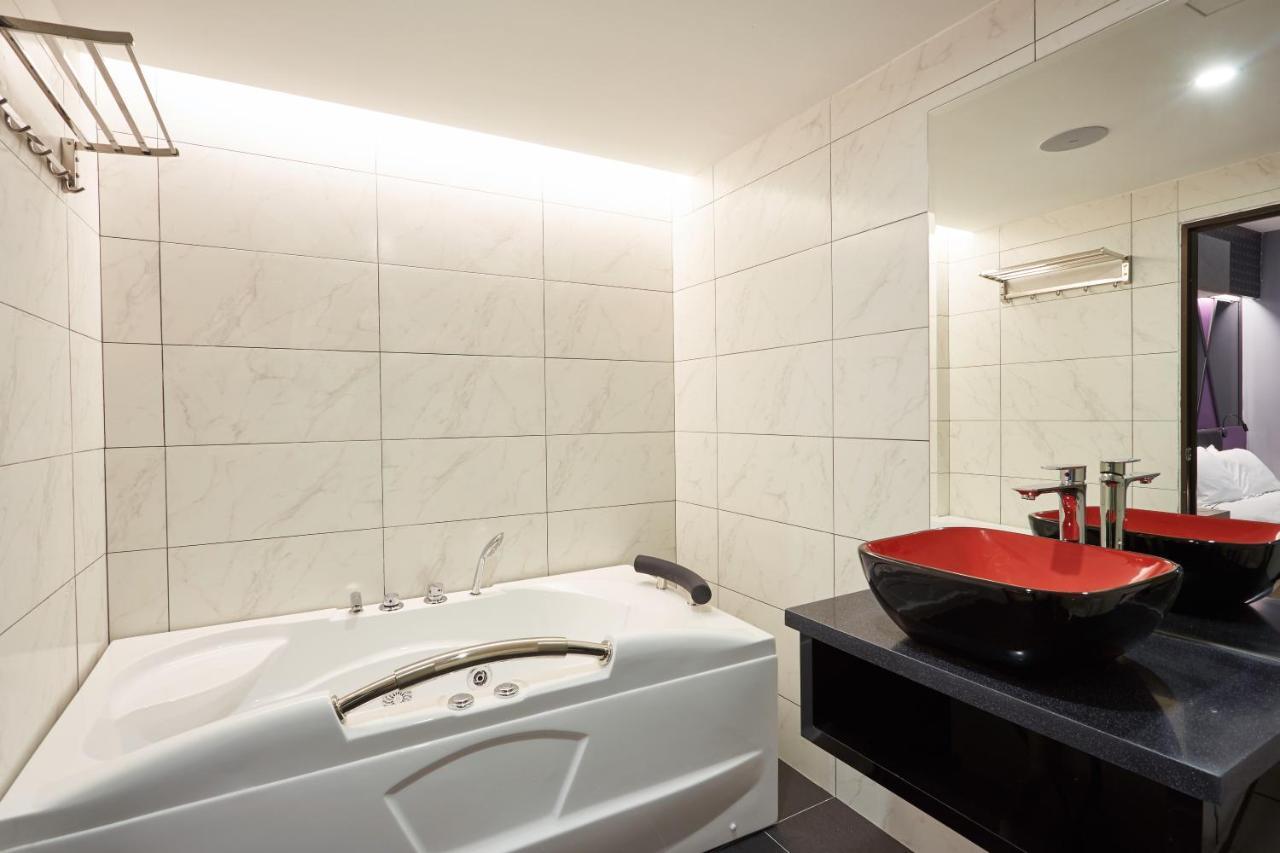 Dream Luxury Hotel Muar Bagian luar foto