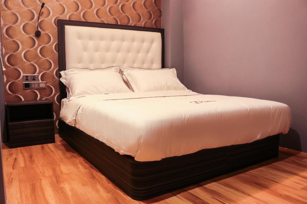 Dream Luxury Hotel Muar Bagian luar foto