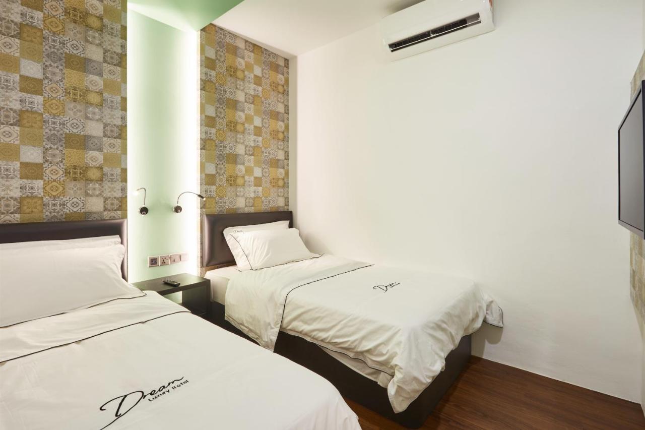 Dream Luxury Hotel Muar Bagian luar foto