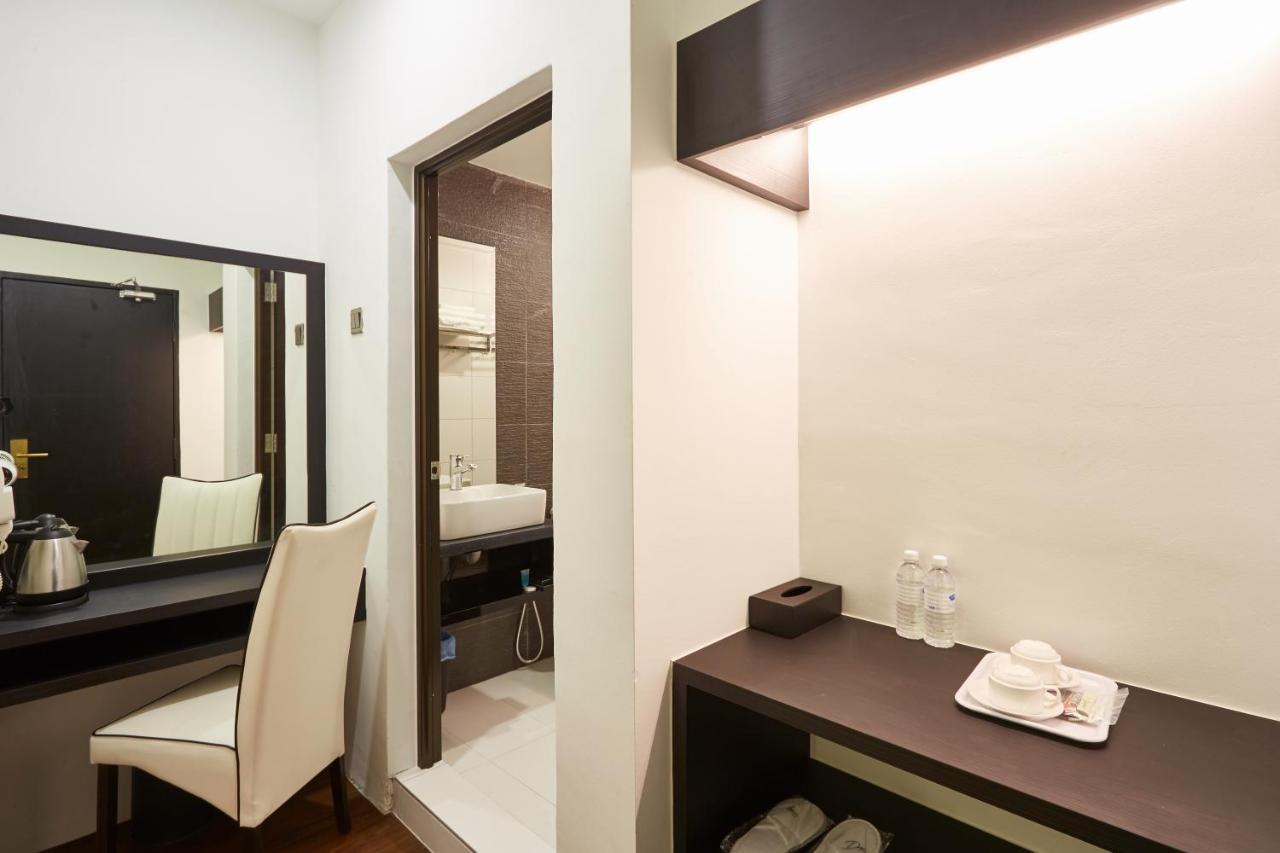 Dream Luxury Hotel Muar Bagian luar foto